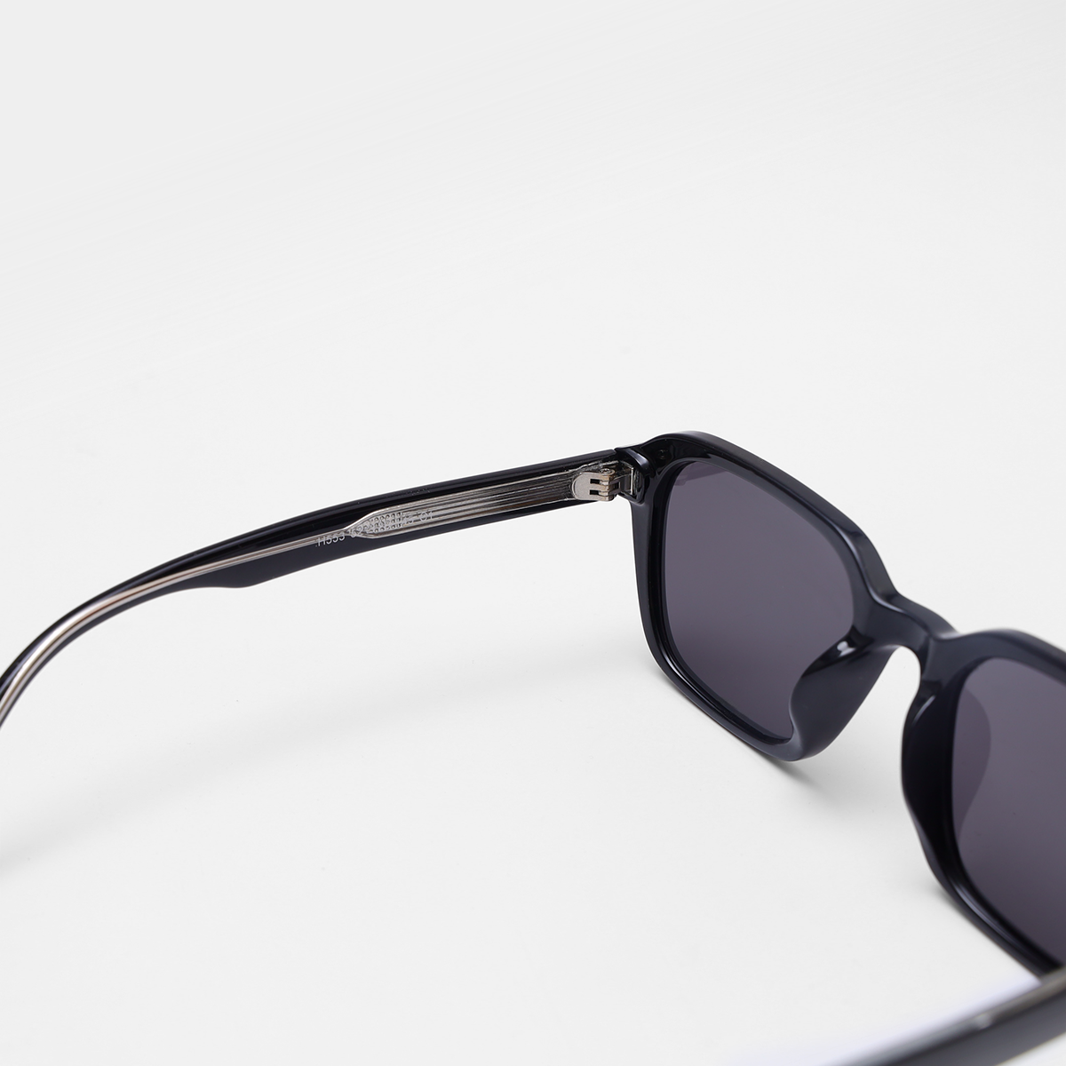 KÍNH RÂM EYEPLUS 553 C1 GỌNG ĐEN MẮT ĐEN