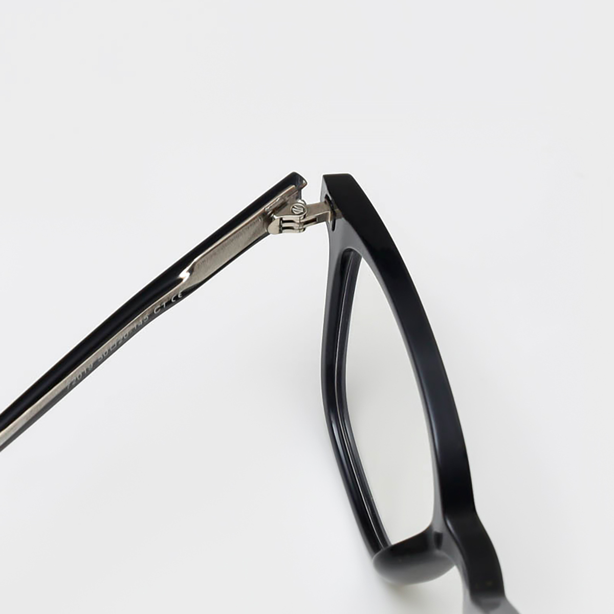 GỌNG KÍNH CẬN EYE PLUS 720119 C1 ĐEN BÓNG