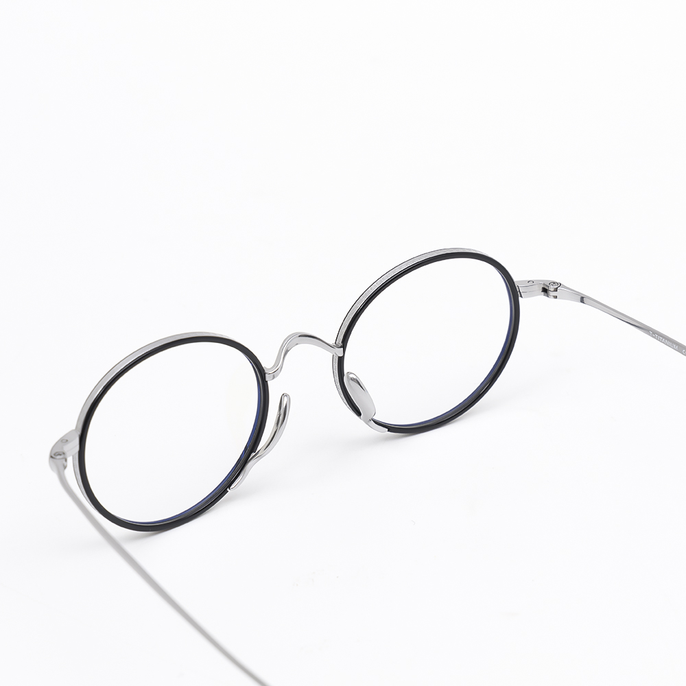 GỌNG KÍNH CẬN TITANIUM CAO CẤP 7307 BẠC VIỀN ĐEN