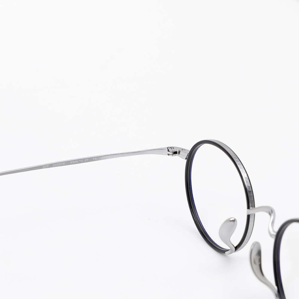 GỌNG KÍNH CẬN TITANIUM CAO CẤP 7307 BẠC VIỀN ĐEN