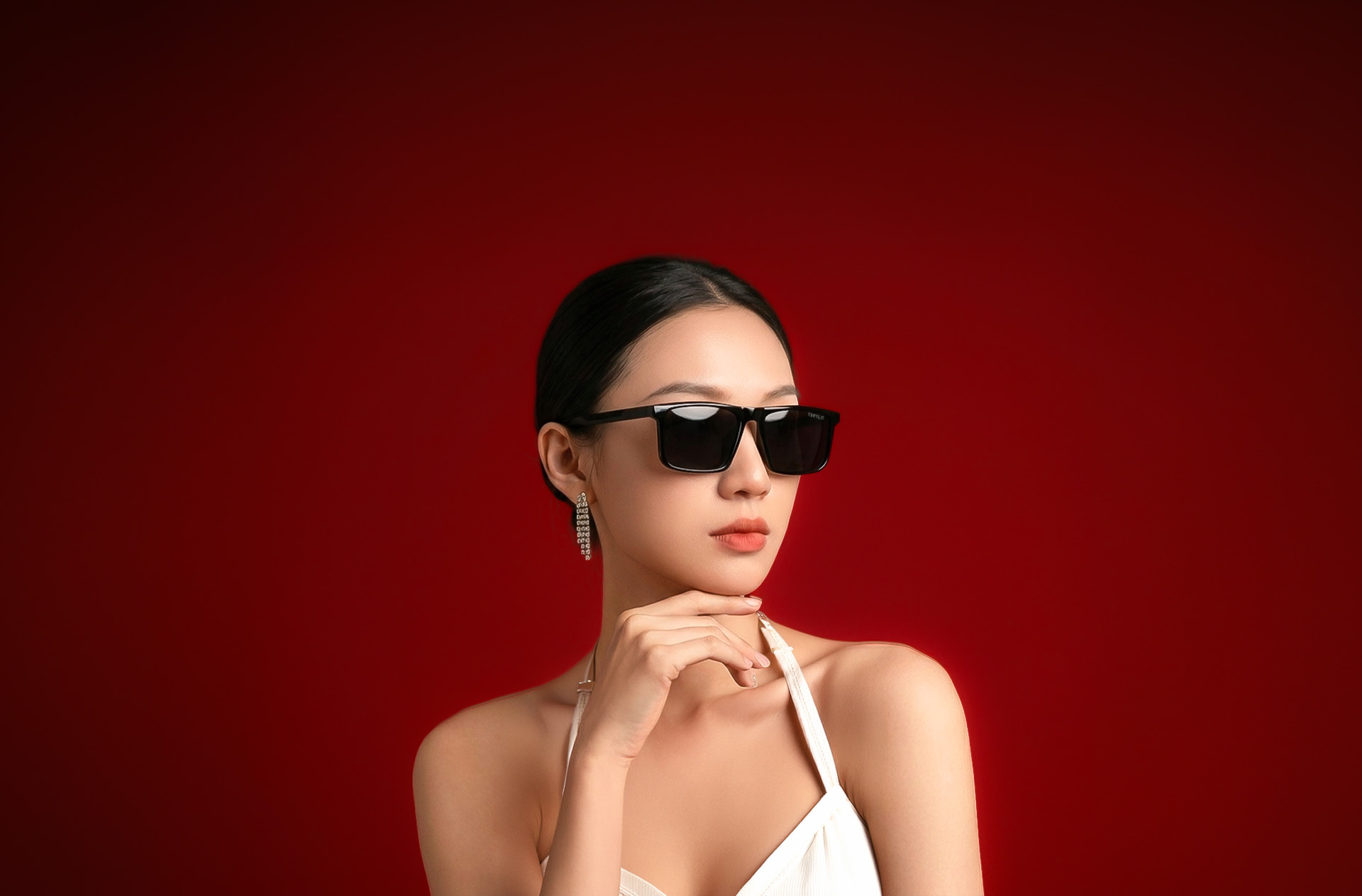 3 Mẫu Kính Râm Nữ Thời Trang Gây “Sốt” Mọi Thời Đại