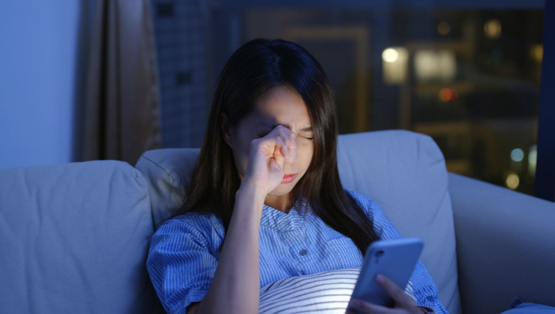 Ngứa mắt vào ban đêm – Tín hiệu cảnh báo từ cơ thể bạn không nên bỏ qua